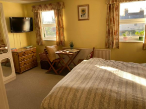 Sunny room in Old Emsworth Village